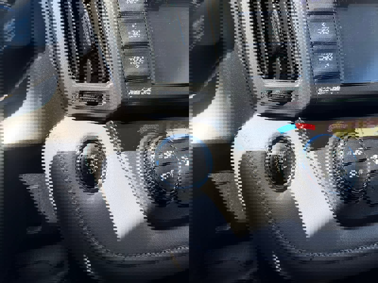 Used 2013 Toyota RAV4 Limited AWD/4WD image 13