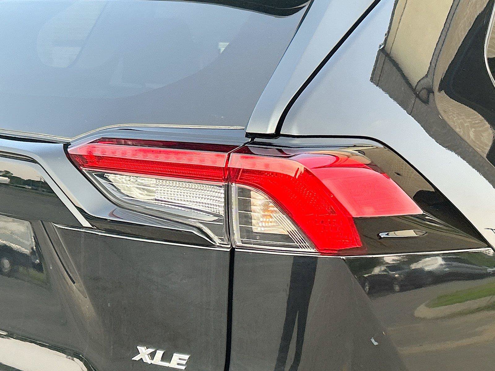 Used 2025 Toyota RAV4 XLE FWD image 11