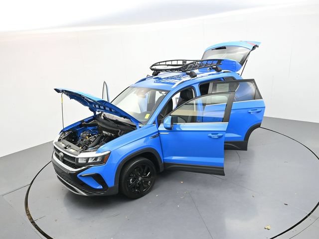 Used 2023 Volkswagen Taos SE w/ Black Wheel Package FWD image 25