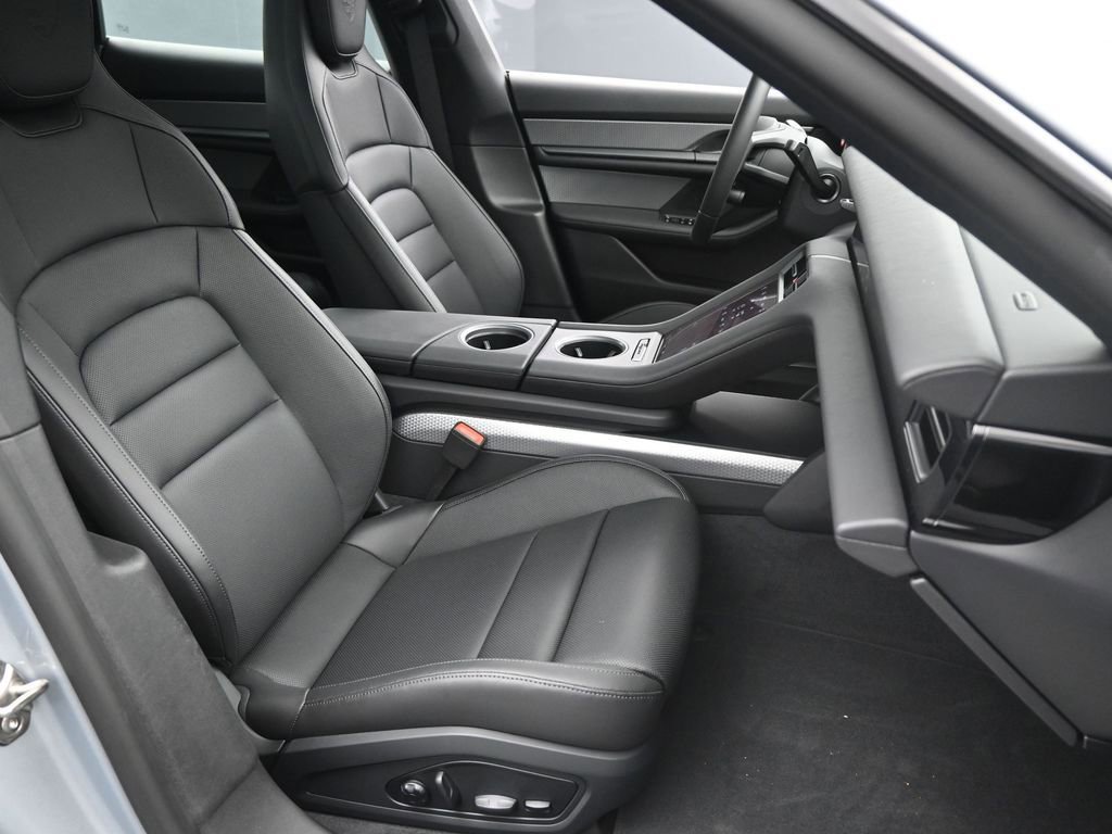 Certified 2025 Porsche Taycan image 11