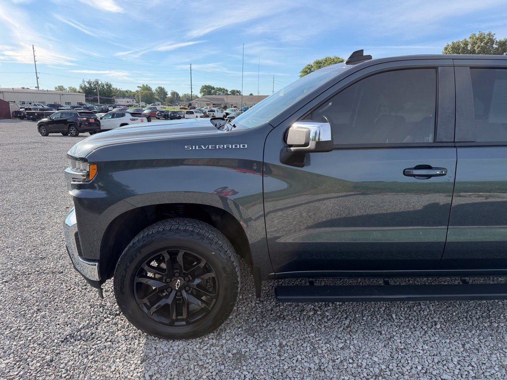 Used 2019 Chevrolet Silverado 1500 LT w/ All-Star Edition AWD/4WD image 24