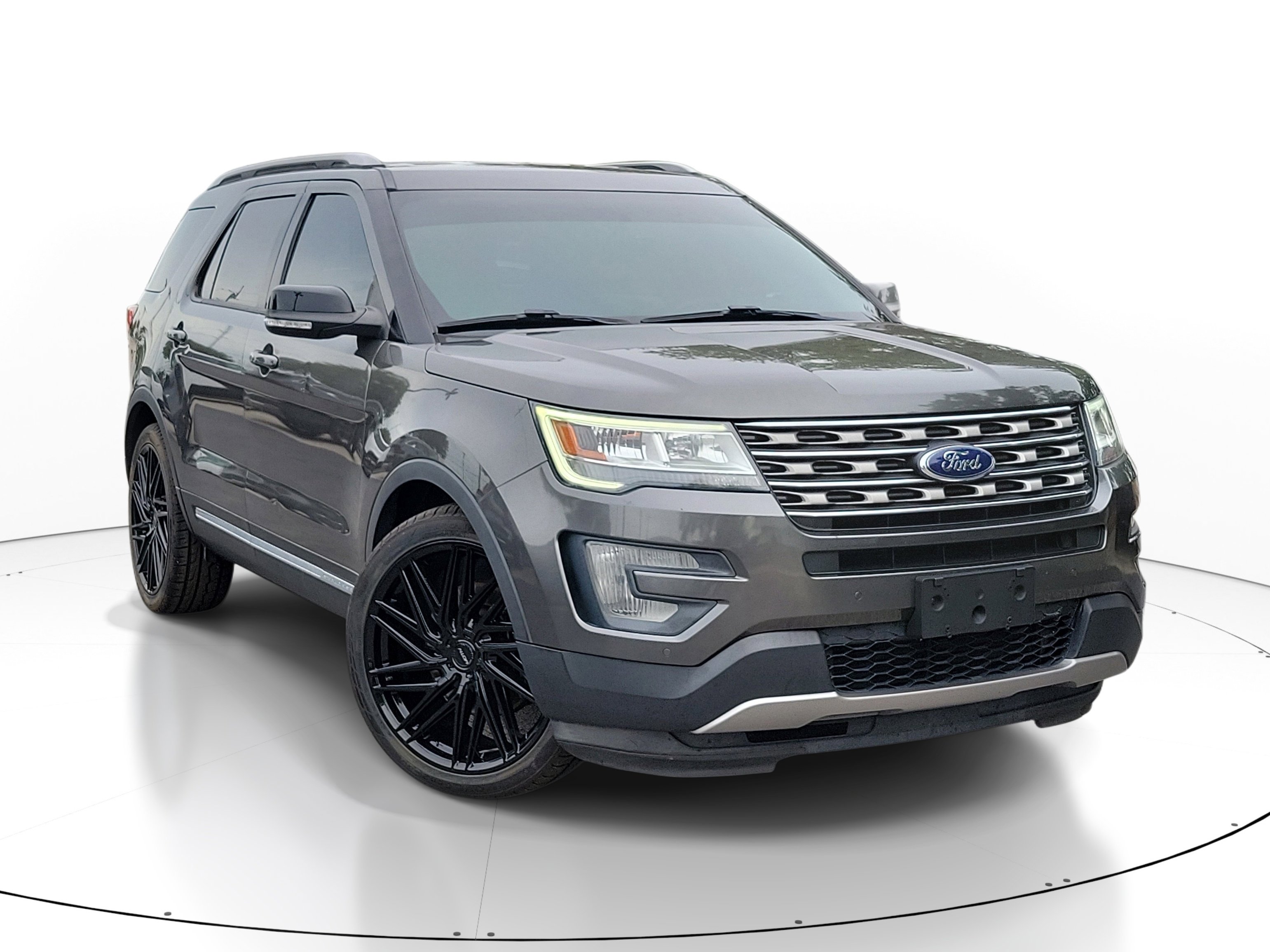 Used 2017 Ford Explorer XLT w/ Equipment Group 202A FWD image 1