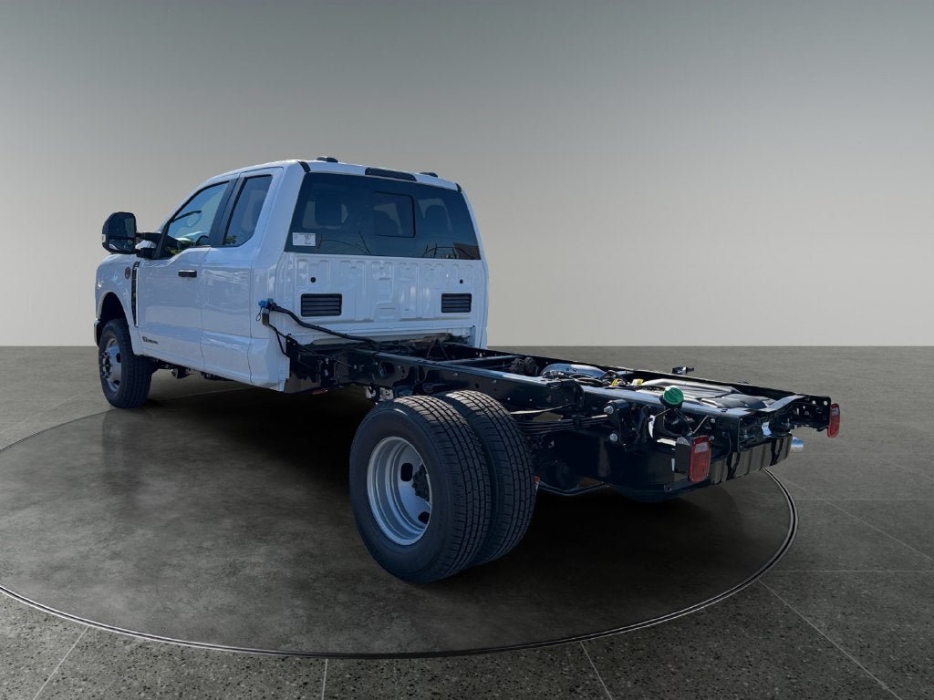 New 2026 Ford F350 XL w/ XL Chrome Package AWD/4WD image 4