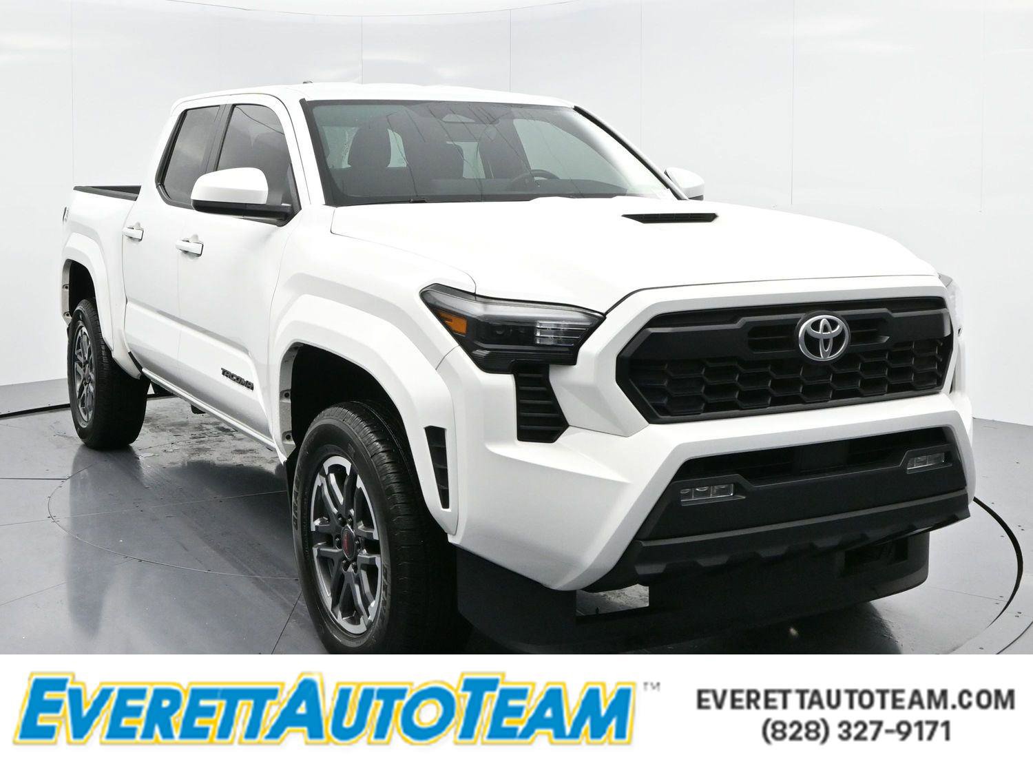 Used 2024 Toyota Tacoma TRD Sport video 1