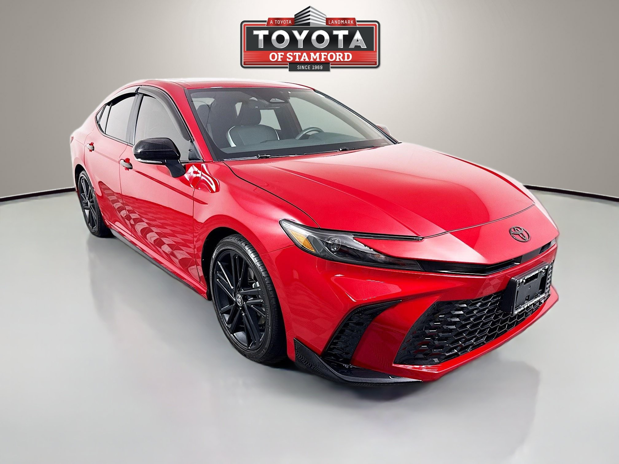 Certified 2026 Toyota Camry Hybrid FWD image 1