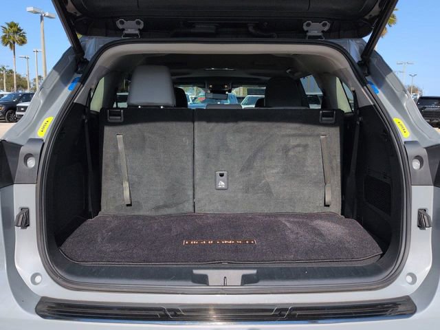 Used 2022 Toyota Highlander Bronze Edition image 13