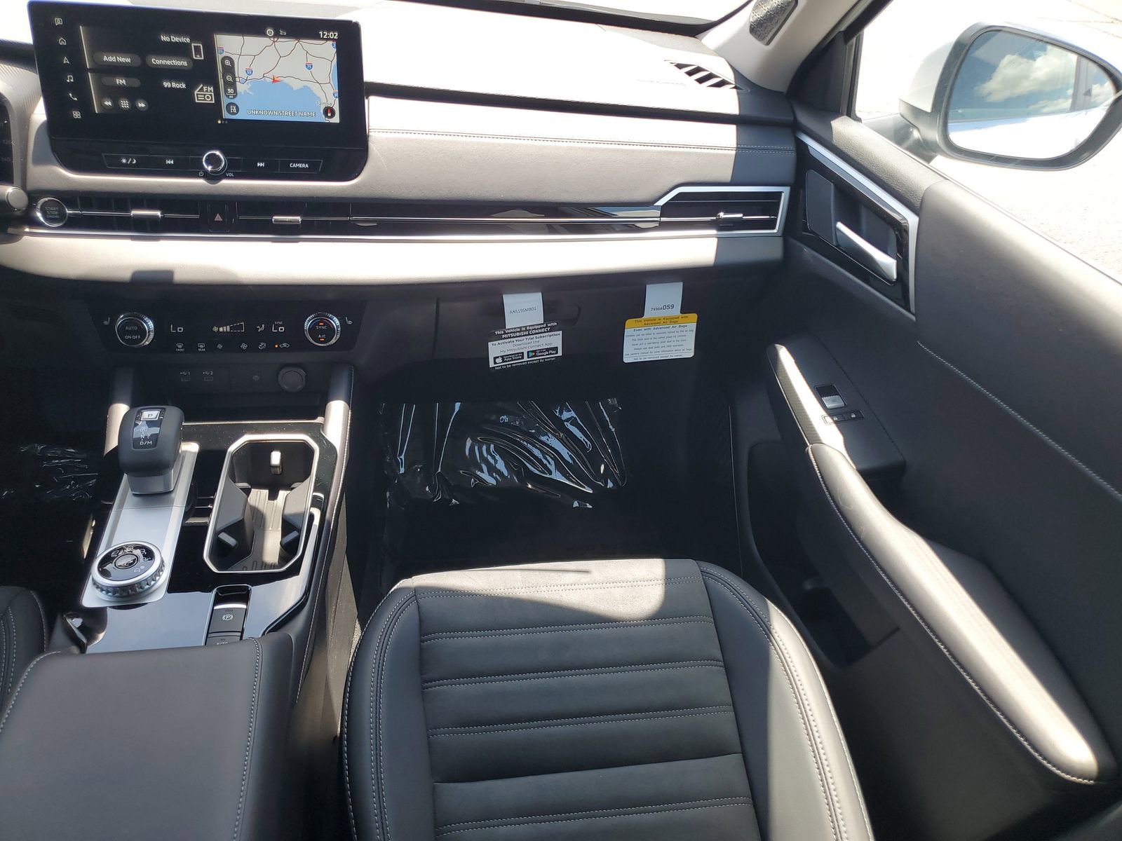 New 2025 Mitsubishi Outlander SE image 26