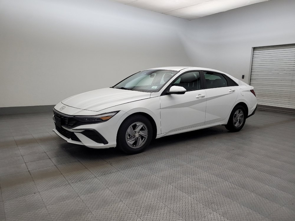 Used 2024 Hyundai Elantra SE FWD image 2