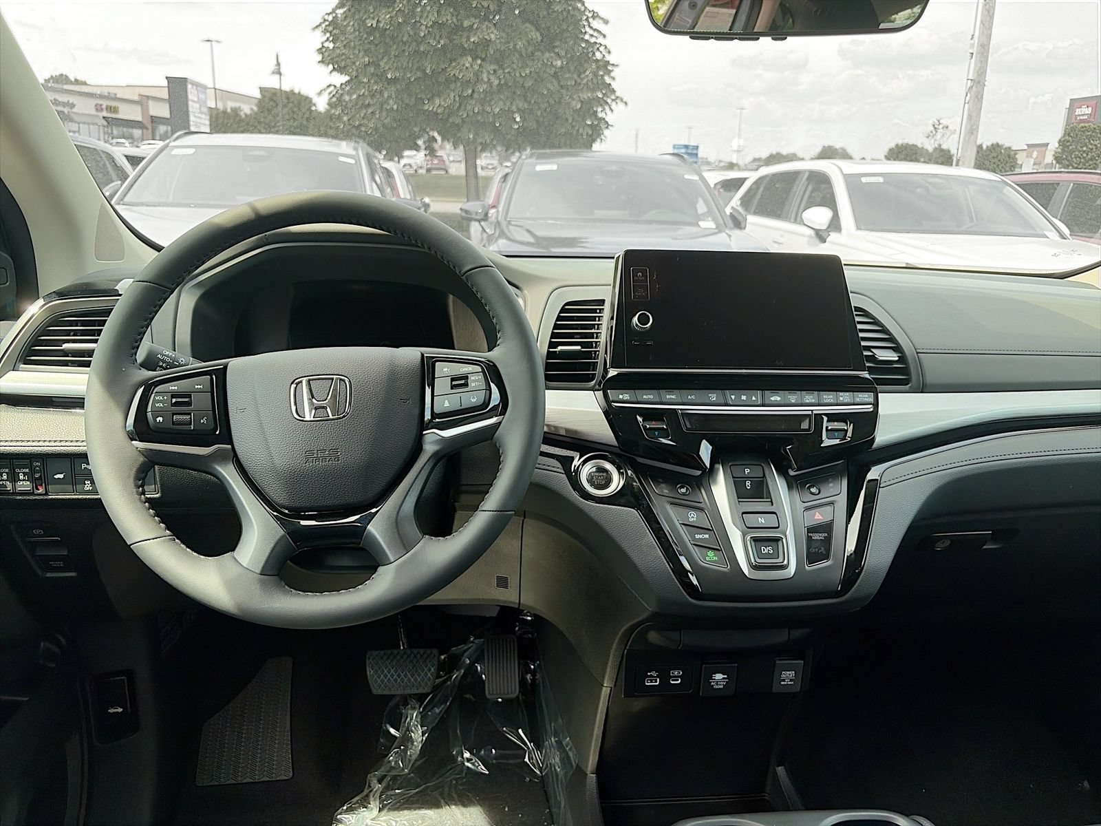 New 2026 Honda Odyssey Touring image 3