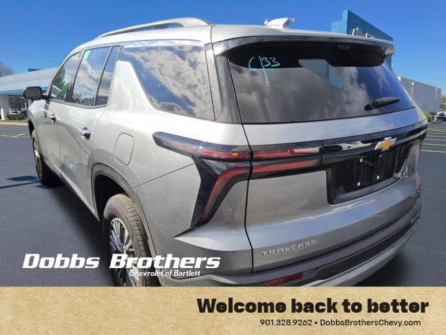 Used 2026 Chevrolet Traverse LT w/ Driver Confidence Package FWD image 7