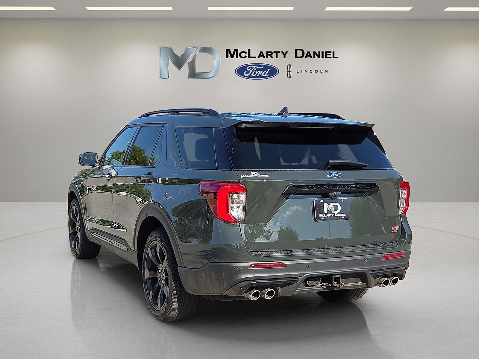 Certified 2023 Ford Explorer ST w/ Equipment Group 401A image 4