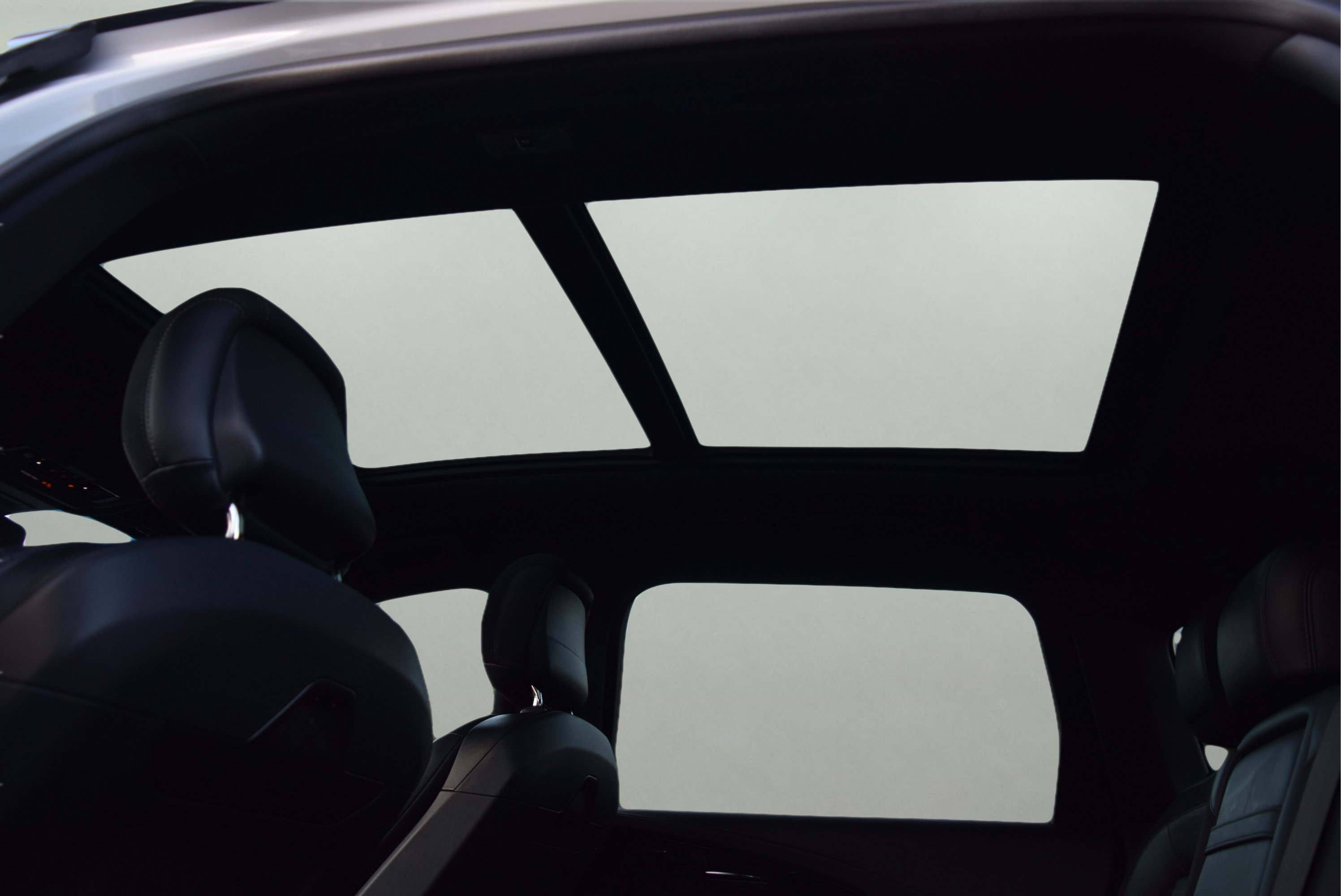 Used 2024 Lincoln Nautilus Reserve w/ Equipment Group 202A image 8