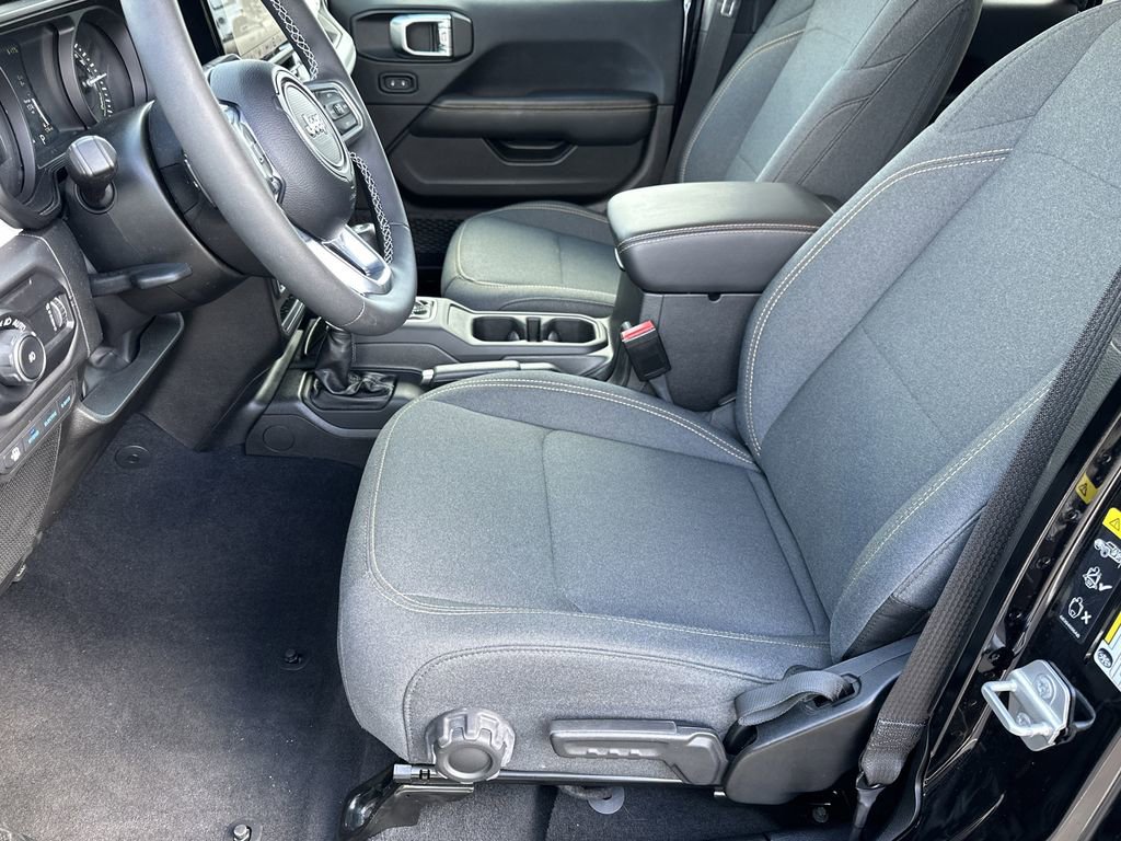 Certified 2025 Jeep Wrangler Unlimited Sahara image 14