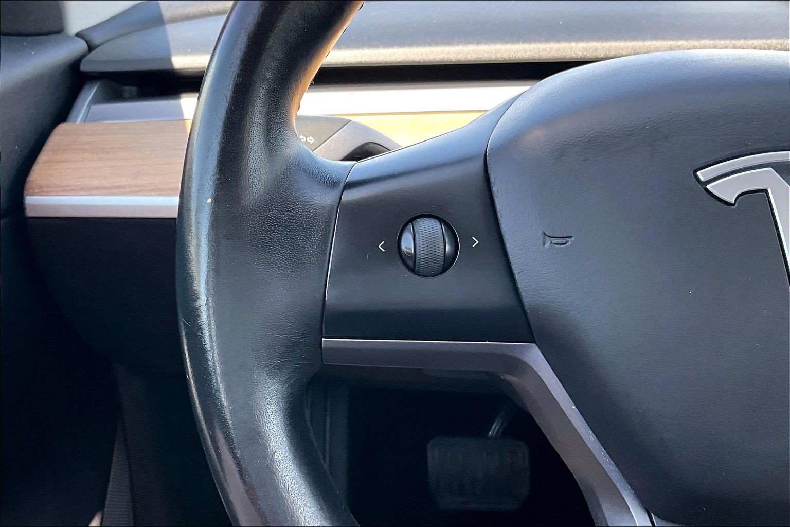 Used 2018 Tesla Model 3 Long Range RWD image 18