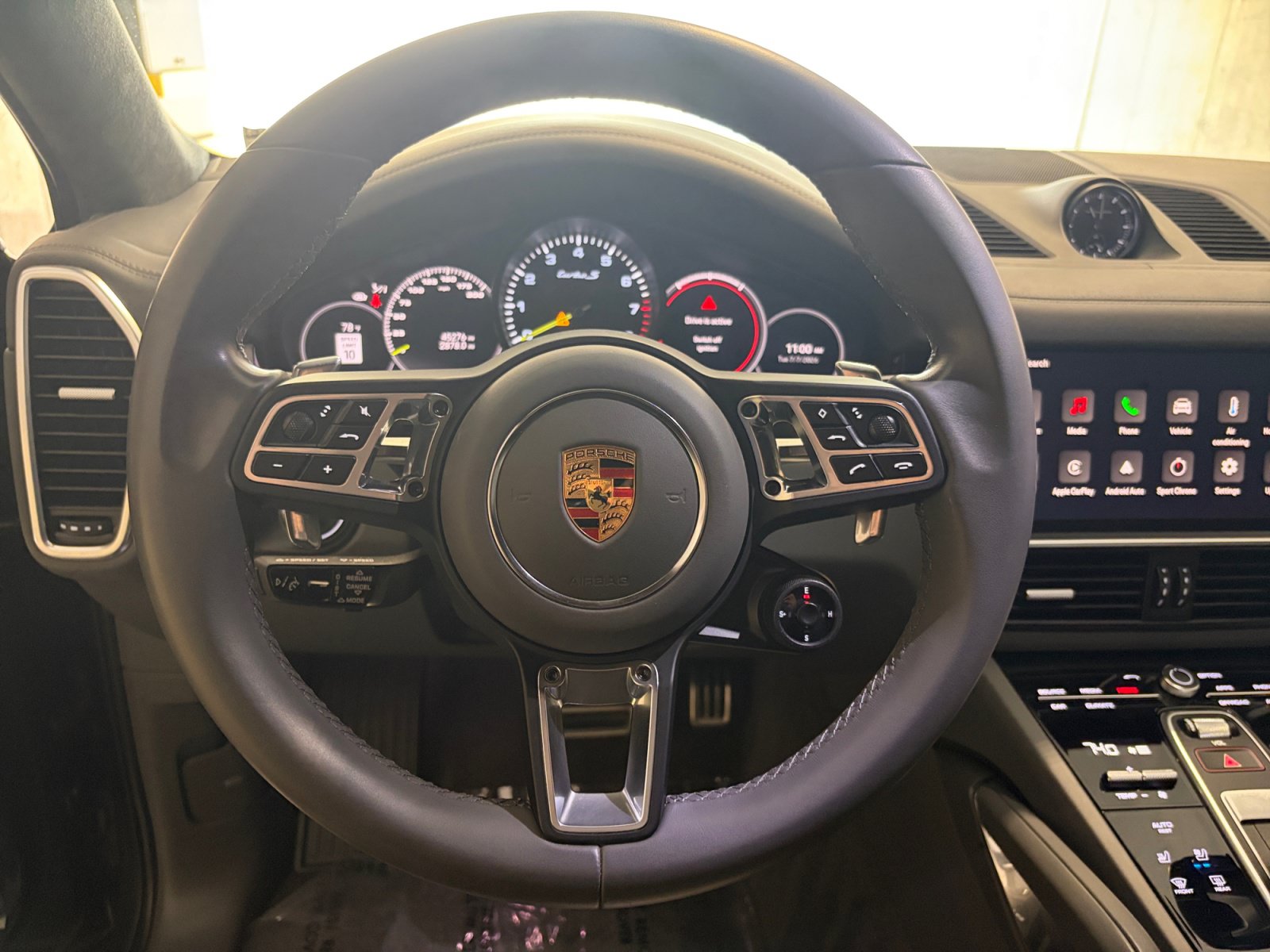 Certified 2023 Porsche Cayenne Turbo S AWD/4WD image 39
