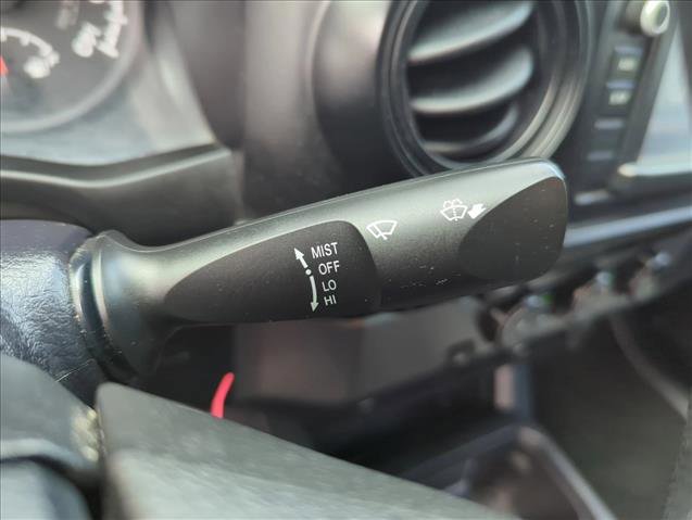 Used 2017 Toyota Tacoma SR image 18