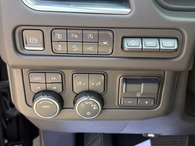 Used 2023 Chevrolet Tahoe Premier w/ Advanced Technology Package AWD/4WD image 24