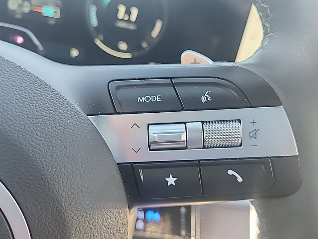 Certified 2025 Hyundai Tucson Limited image 12