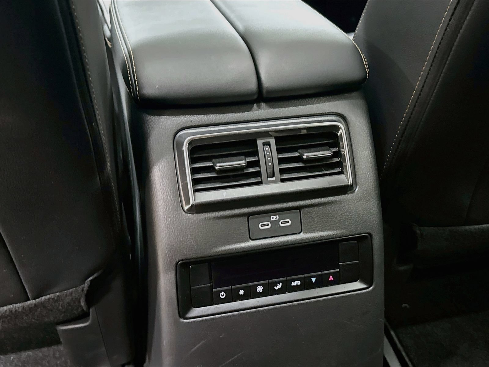 Used 2024 MAZDA CX-90 Plug-In Hybrid w/ Preferred AWD/4WD image 28