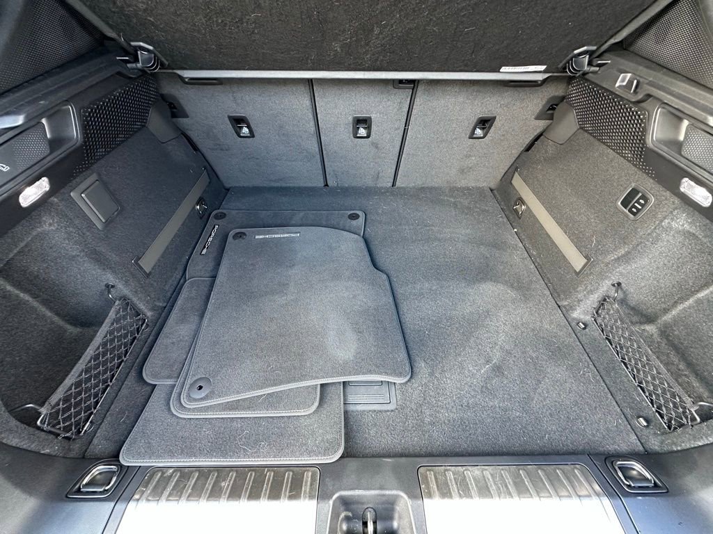 Used 2025 Porsche Macan Electric image 41