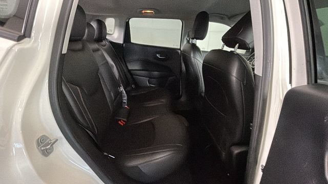 Used 2019 Jeep Compass Latitude w/ Popular Equipment Group AWD/4WD image 30