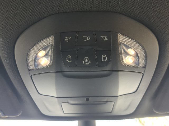 Certified 2025 Chrysler Pacifica Select FWD image 25
