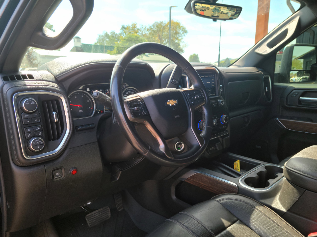 Used 2023 Chevrolet Silverado 2500 High Country w/ Z71 Off-Road Package image 9