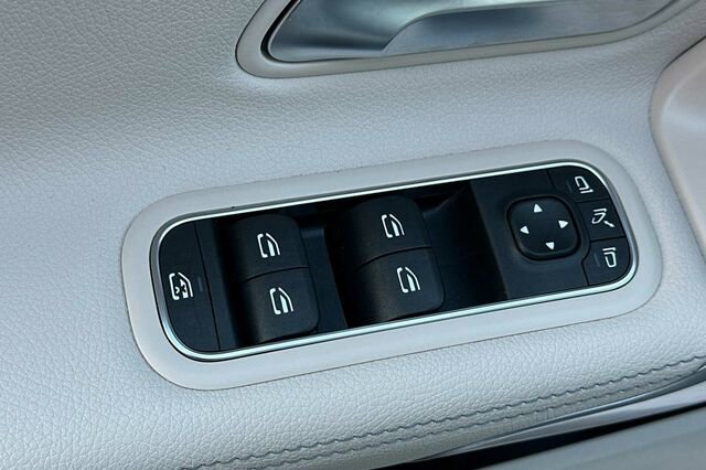 Certified 2025 Mercedes-Benz CLA 250 image 12