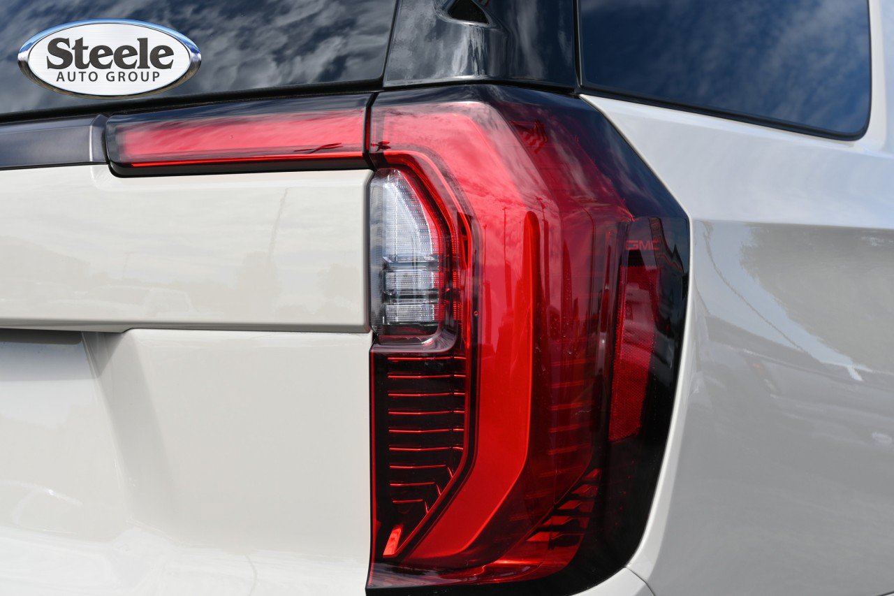 New 2027 GMC Yukon AT4 Ultimate AWD/4WD image 21