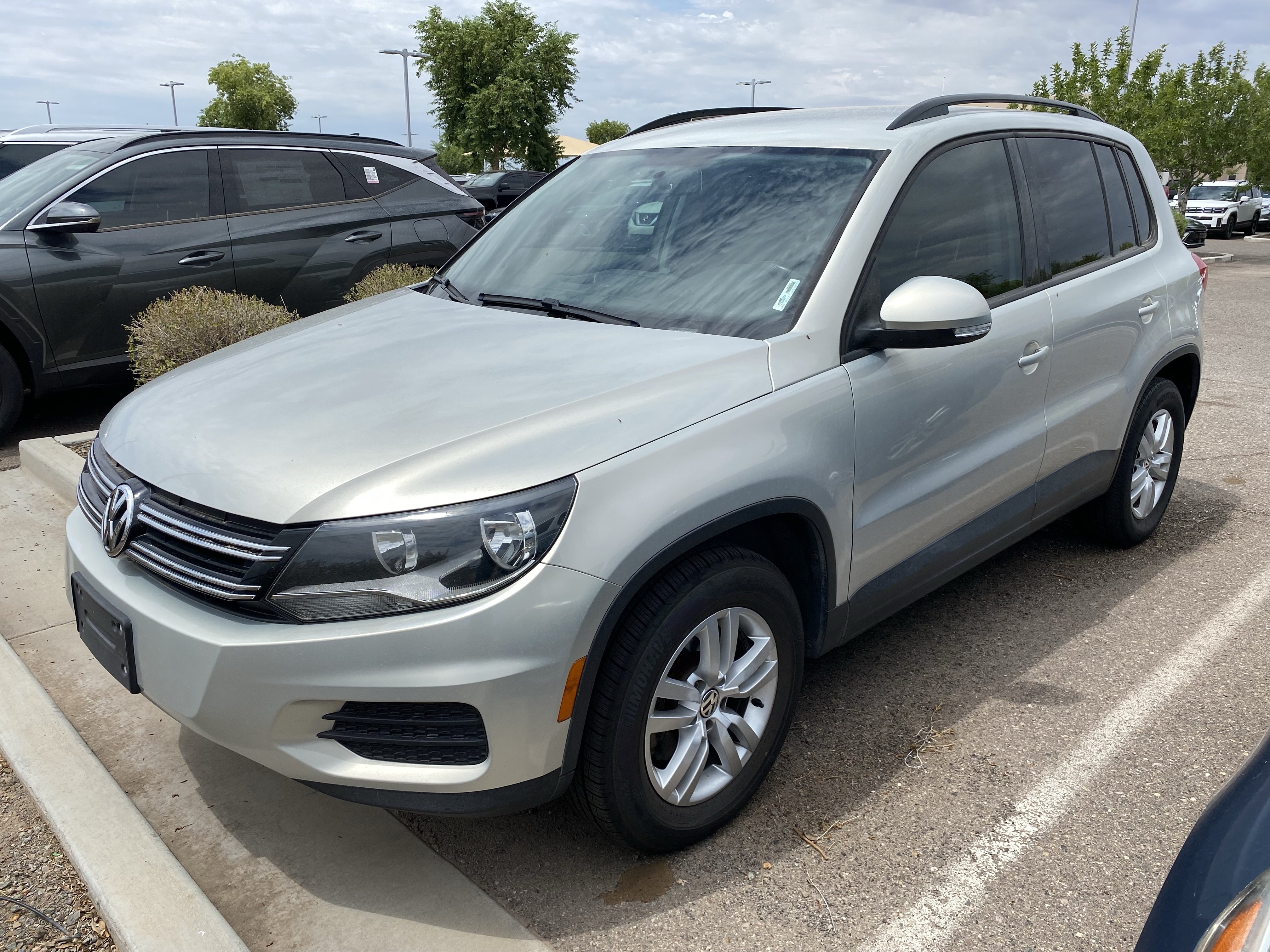 Used 2015 Volkswagen Tiguan S FWD image 5