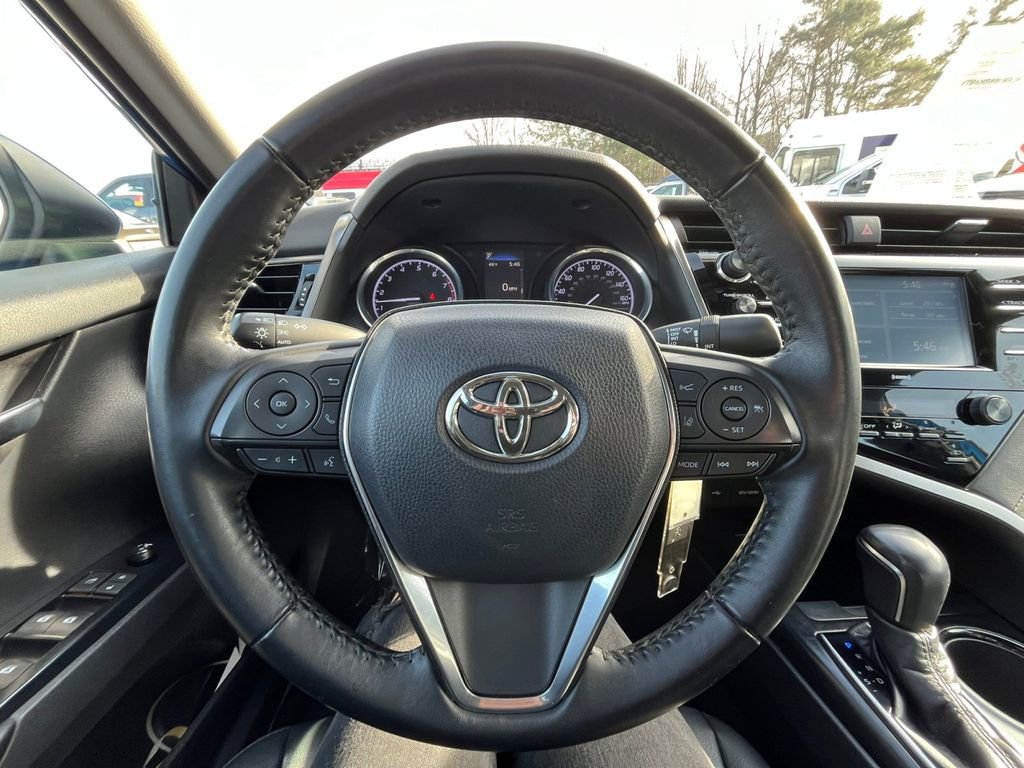 Used 2020 Toyota Camry SE image 11