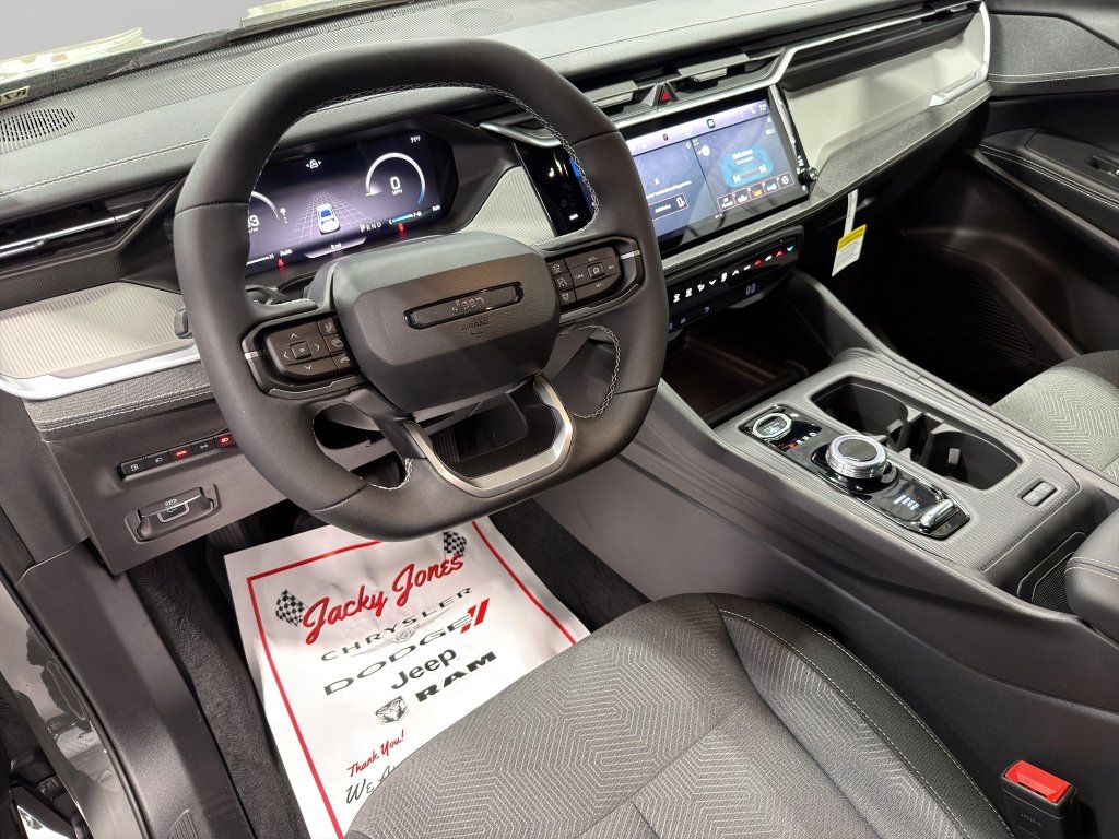 New 2026 Jeep Cherokee Laredo image 4