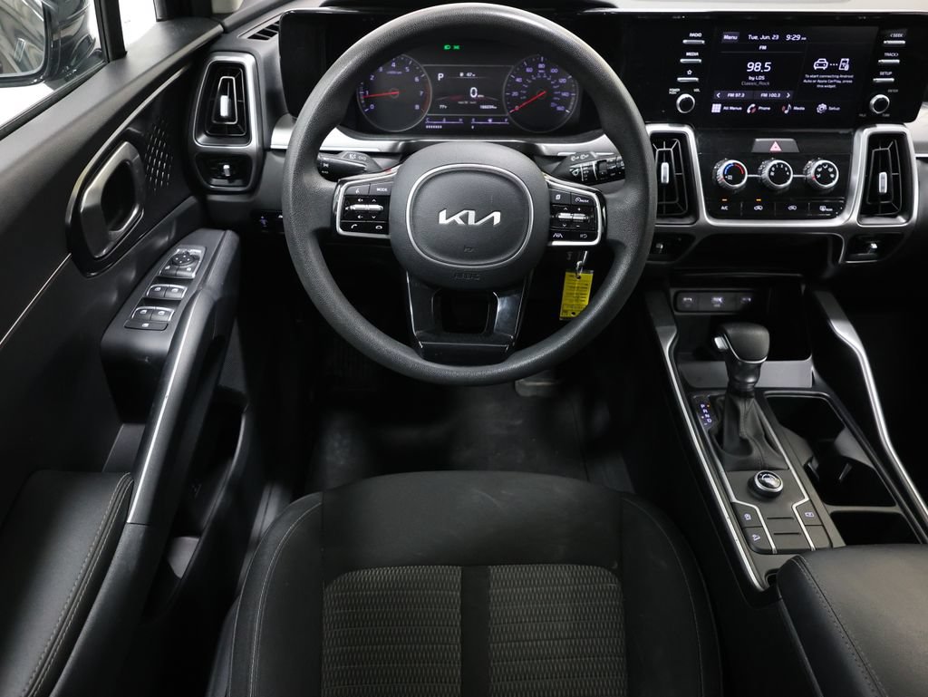 Used 2022 Kia Sorento LX FWD image 16