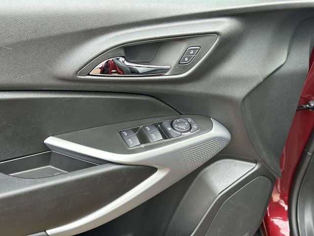 Used 2024 Chevrolet Trax RS w/ Driver Confidence Package image 18