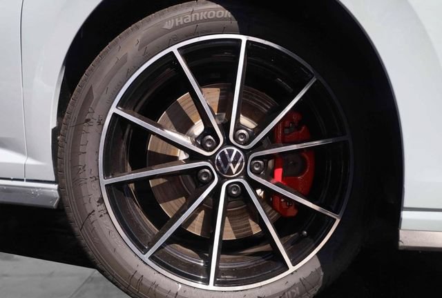 New 2026 Volkswagen Jetta GLI Autobahn FWD image 3