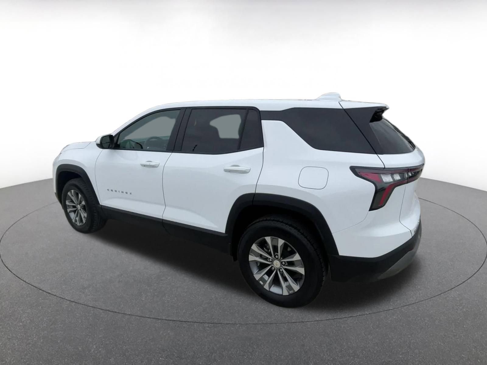 Used 2025 Chevrolet Equinox LT image 10