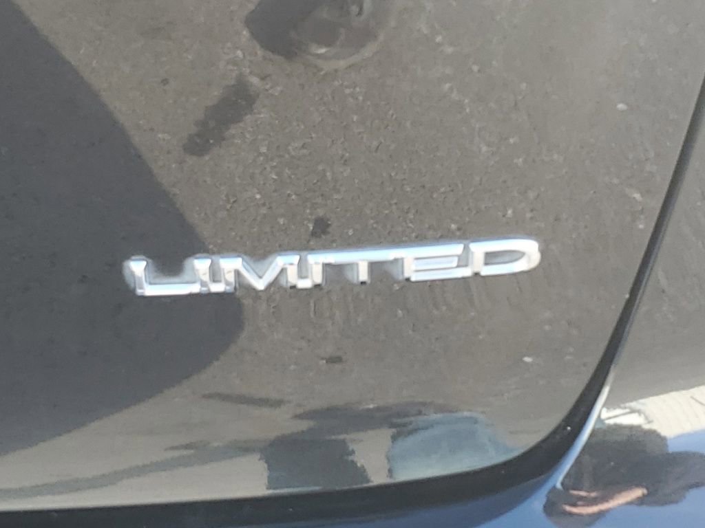 Used 2017 Chrysler Pacifica Limited image 7