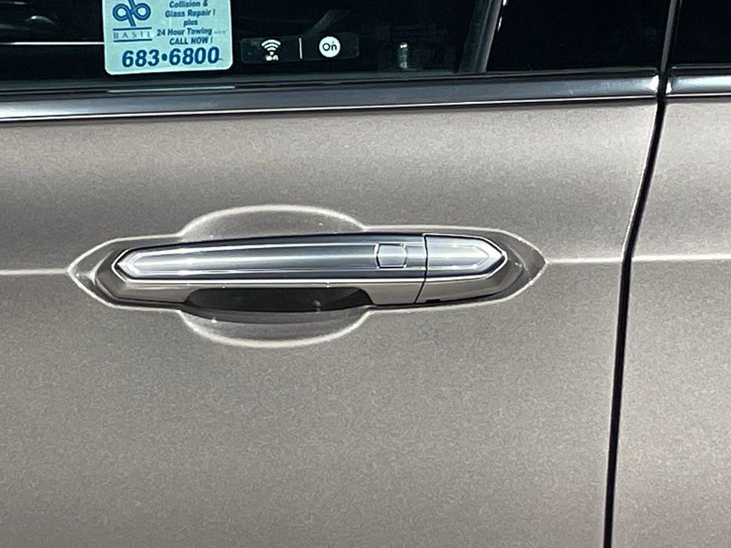 Used 2023 Cadillac XT6 Premium Luxury image 18