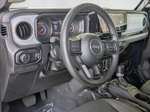 Used 2025 Jeep Gladiator Sport AWD/4WD image 9
