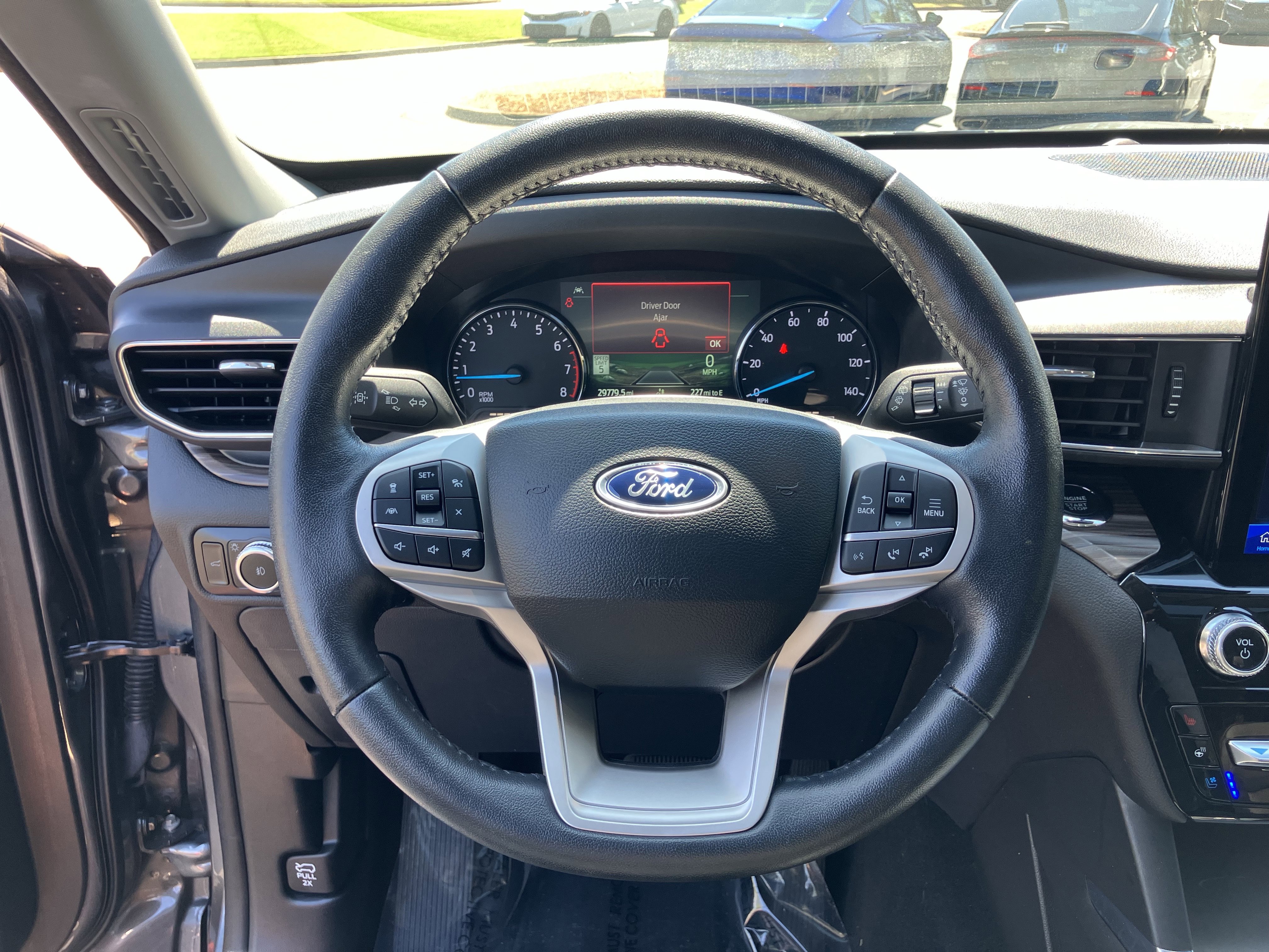 Used 2023 Ford Explorer Limited w/ Limited Technology Package RWD image 20