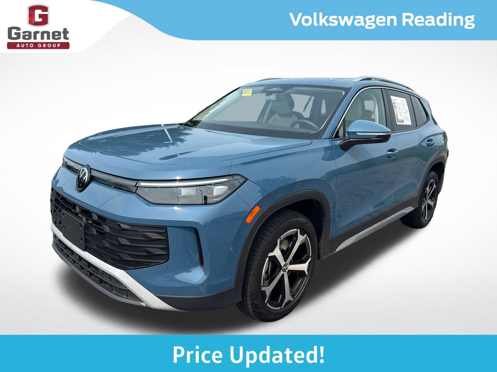 Used 2025 Volkswagen Tiguan SE w/ Panoramic Sunroof Package AWD/4WD image 1