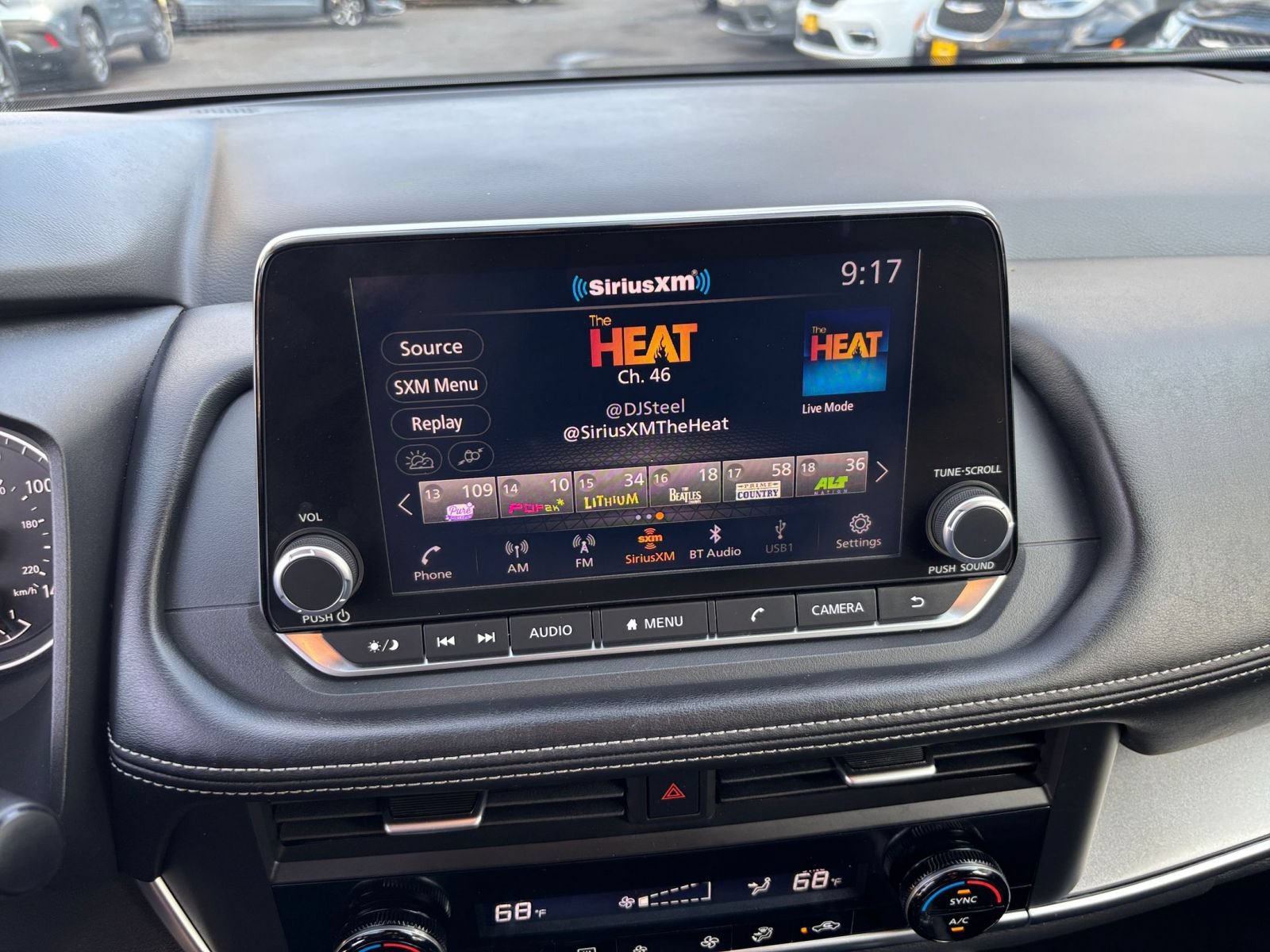Used 2025 Nissan Rogue SV FWD image 19