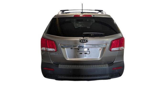 Used 2012 Kia Sorento LX w/ Convenience Pkg FWD image 4