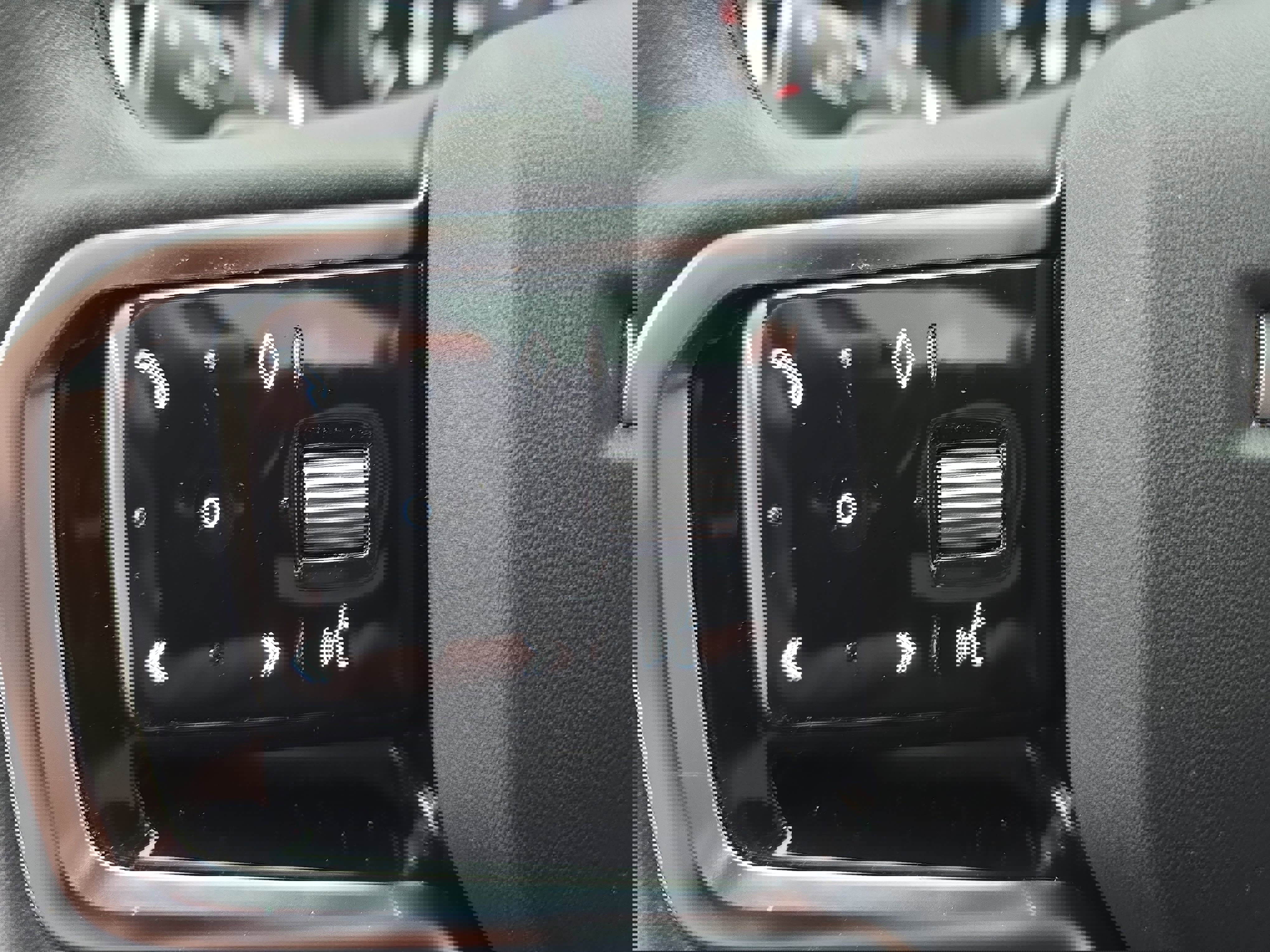 Certified 2023 Land Rover Discovery Sport S R-Dynamic image 17