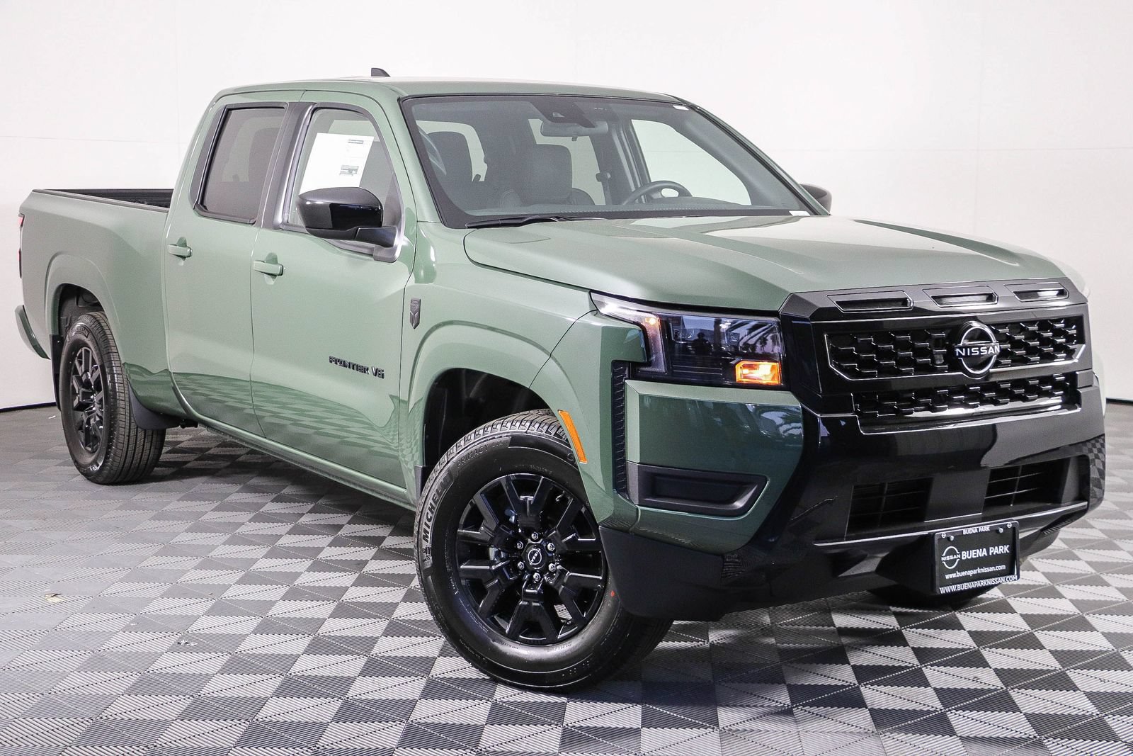 New 2027 Nissan Frontier SV w/ Tow Package