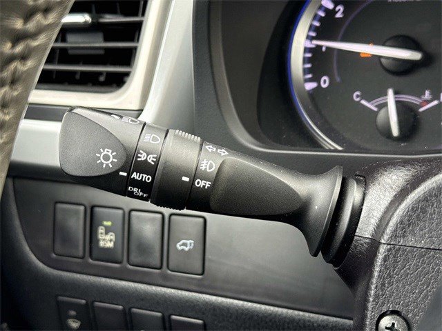 Used 2016 Toyota Highlander Limited image 26