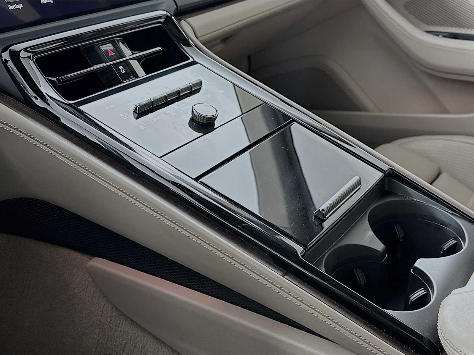 Certified 2024 Porsche Panamera 4 AWD/4WD image 19