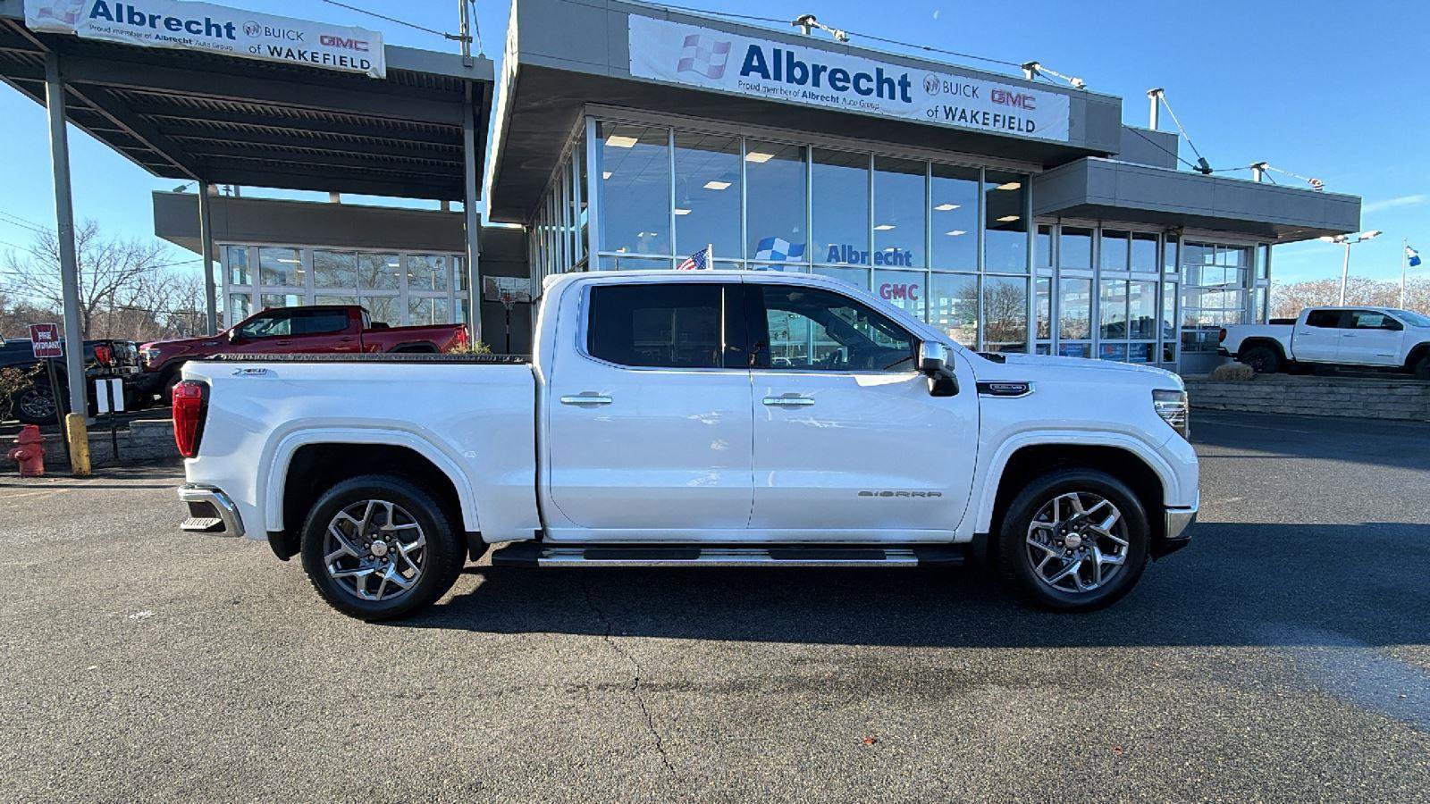 Used 2022 GMC Sierra 1500 SLT w/ SLT Premium Plus Package image 8