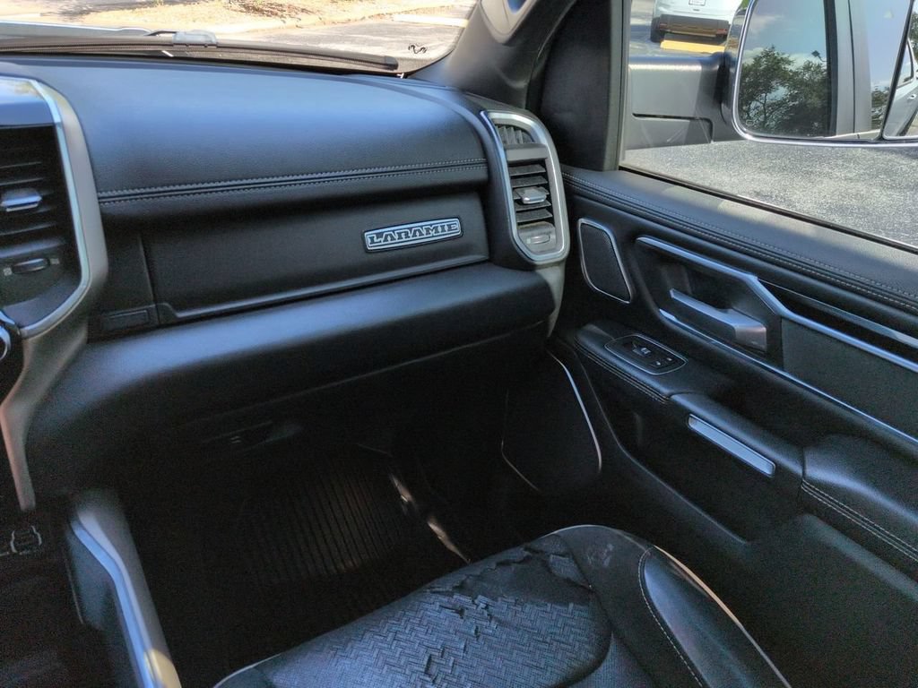 Used 2019 RAM 1500 Laramie AWD/4WD image 15