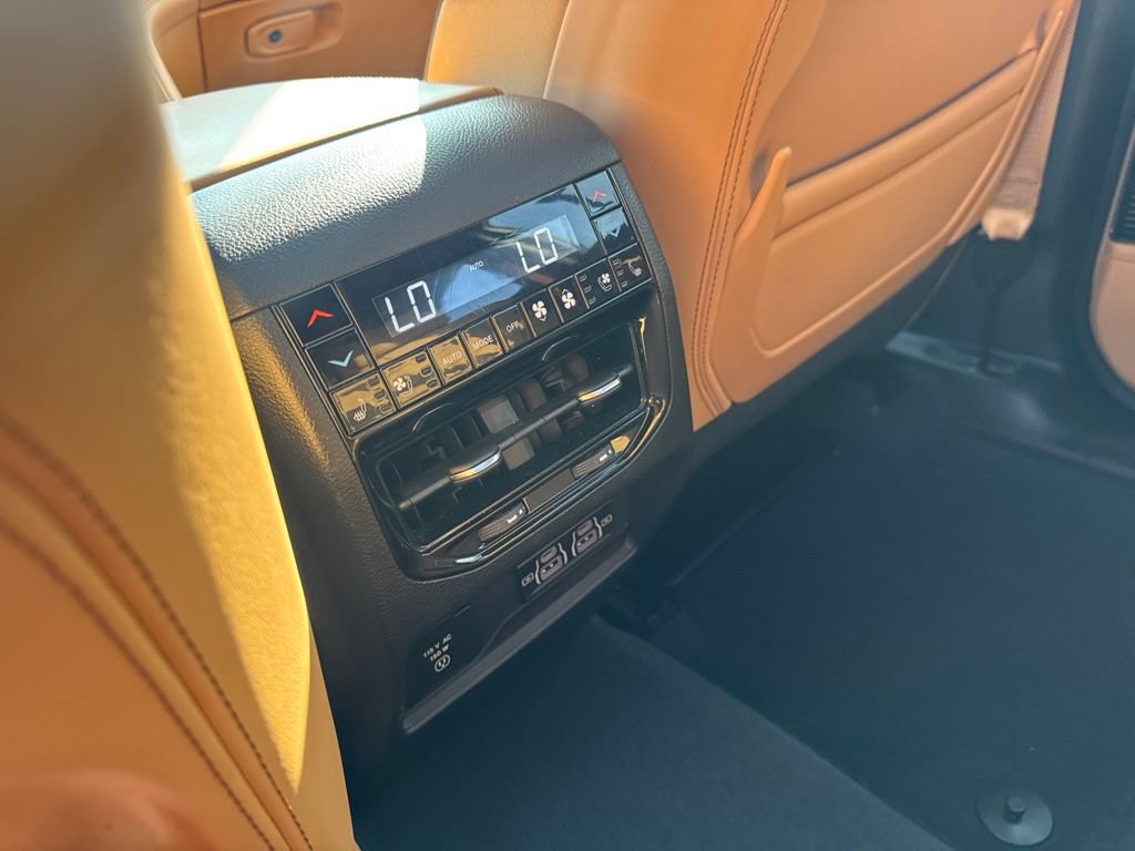 Used 2023 Jeep Grand Cherokee Summit AWD/4WD image 36